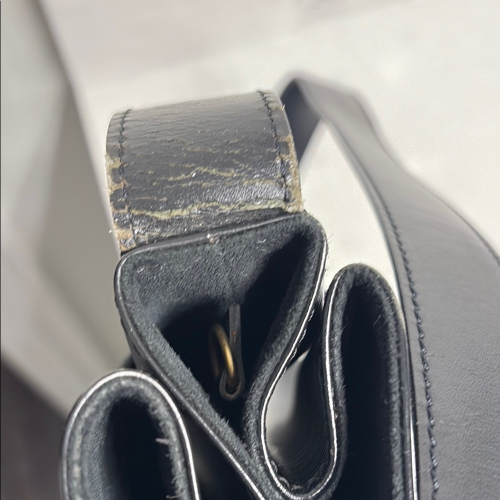 AUTHENTIC Louis Vuitton Black Epi Leather Sac D’ePaule - Picture 7 of 16